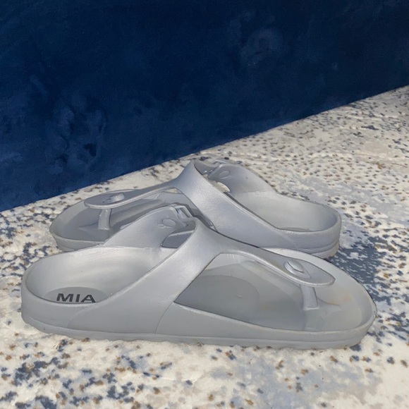 Plastic Birkenstock style sandals - Picture 2 of 3